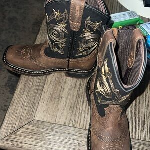 NWT - Kids Georgia Boot Brown and Black Leather Boots